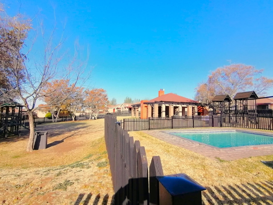 2 Bedroom Property for Sale in Hillside Free State